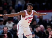 -猛龙客场逆转，后卫组合表现抢眼