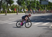 LOL决赛-自行车赛场弯道超车，挑战极限速度