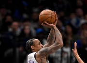 英雄联盟总决赛直播-公牛碾压独行侠，德罗赞关键制胜