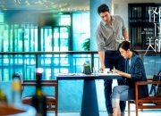 英雄联盟总决赛直播-沥青上的舞蹈与红牌，当格纳布里为F1街道赛之夜加速