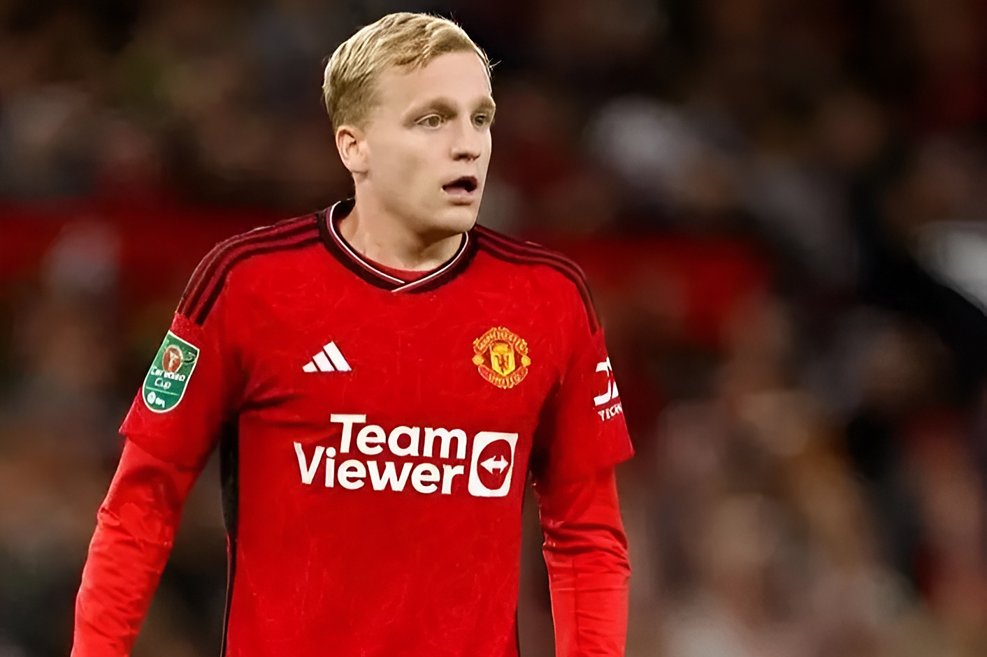 法兰克福年轻球员崭露头角,成为球队新希望 法兰克福年轻球员崭露头角,成为球队新希望