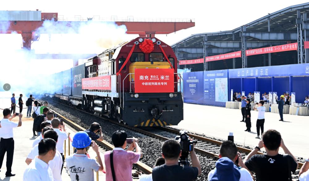 法兰克福险胜,新帅擘画未来蓝图的简单介绍 法兰克福险胜,新帅擘画未来蓝图的简单介绍