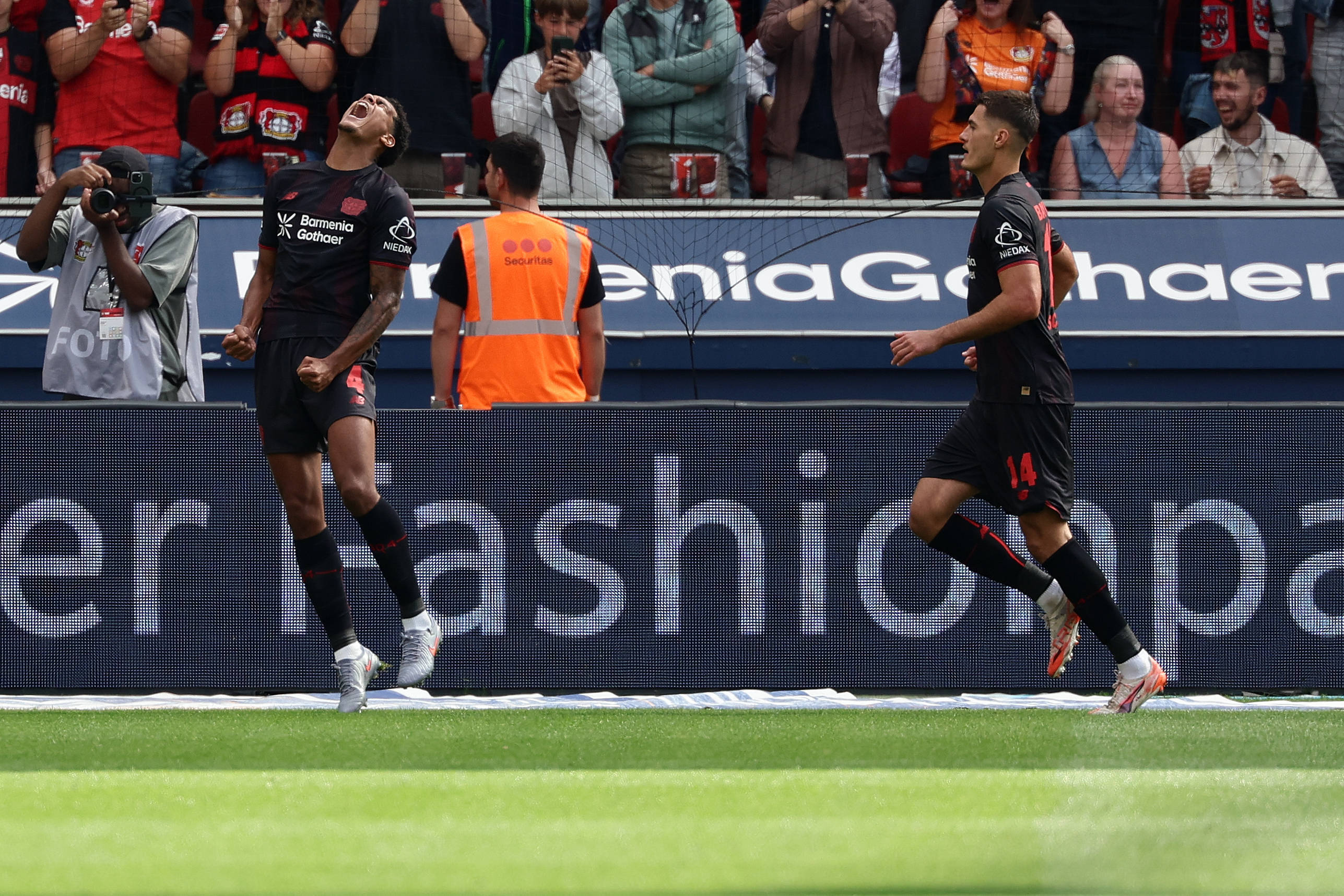 包含霍芬海姆队前景看好,球员们充满斗志的词条 包含霍芬海姆队前景看好,球员们充满斗志的词条