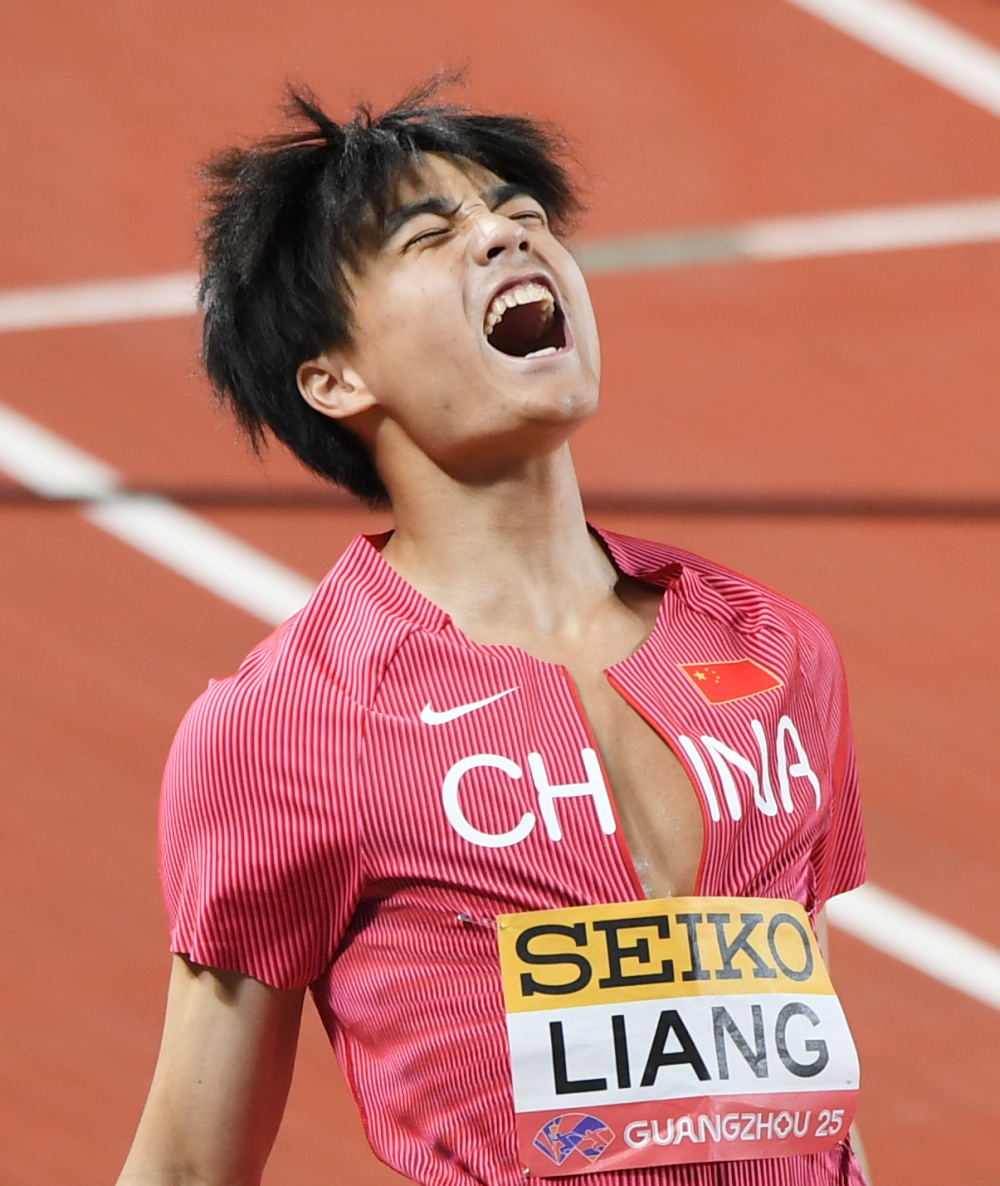 田径传奇谢幕,球迷泪洒赛场 田径传奇谢幕,球迷泪洒赛场