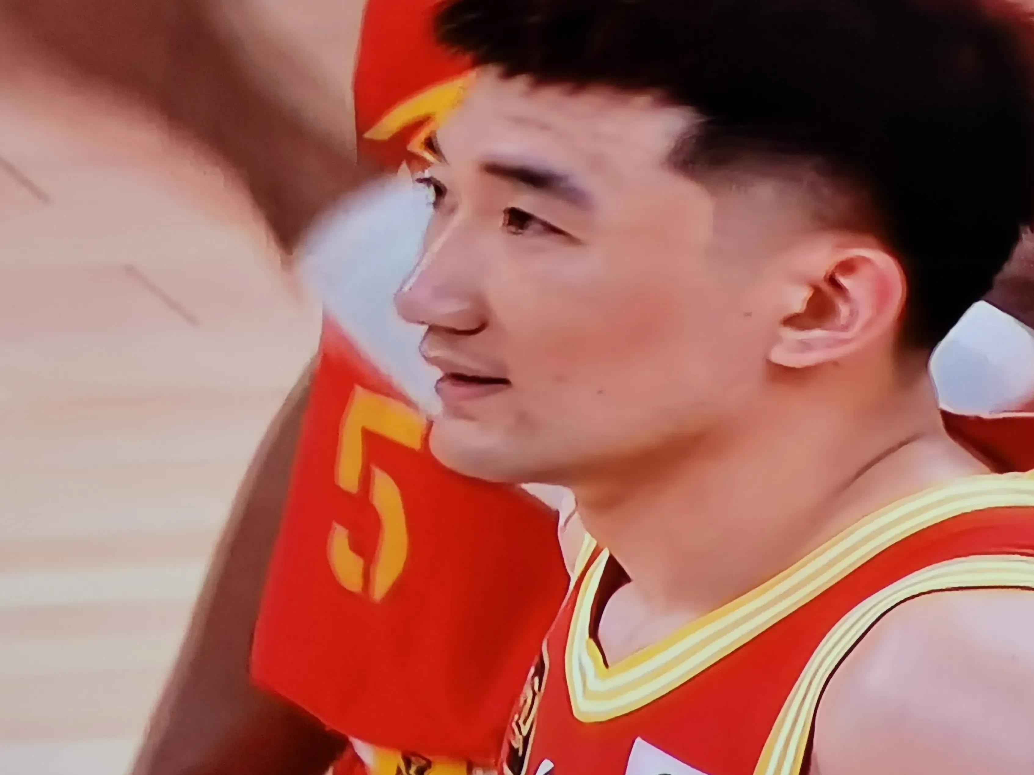 青岛队逆转广州队,孙铭徽刷新纪录 青岛队逆转广州队,孙铭徽刷新纪录