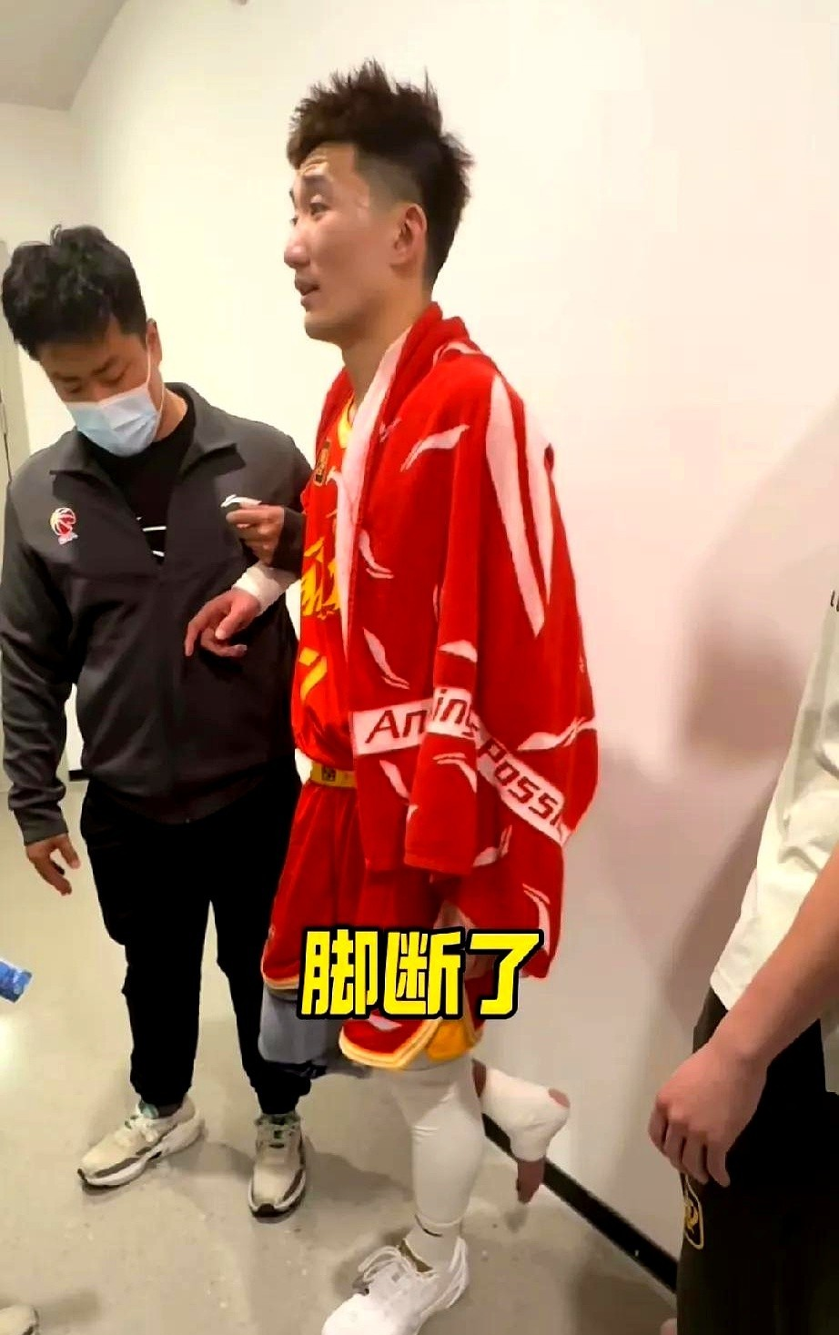 独行侠险胜上海队,孙铭徽刷新纪录 独行侠险胜上海队,孙铭徽刷新纪录