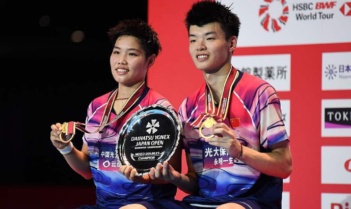 马来西亚队轻取印尼队，黄鸭组合带队取胜