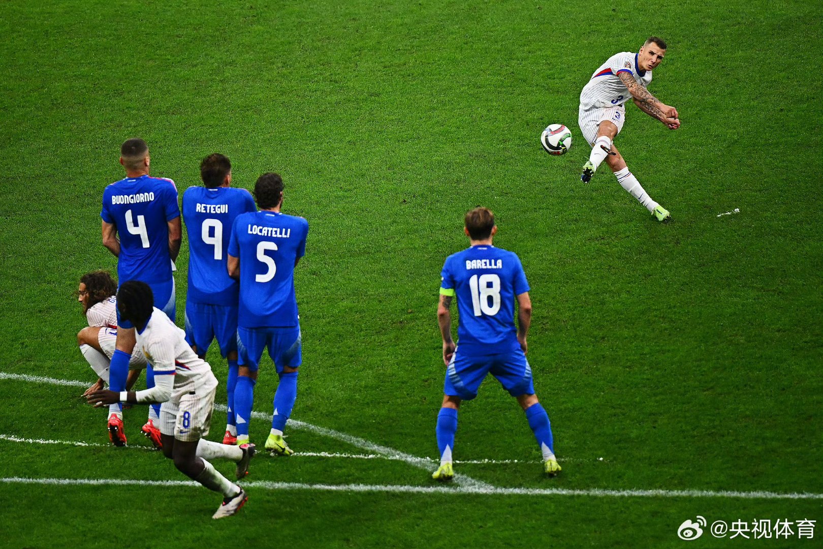 欧洲国家杯预选赛烽火连天,球场上风云变幻 欧洲国家杯预选赛烽火连天,球场上风云变幻