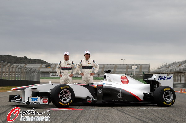 索伯车队横扫阿斯顿马丁，佩雷兹关键制胜