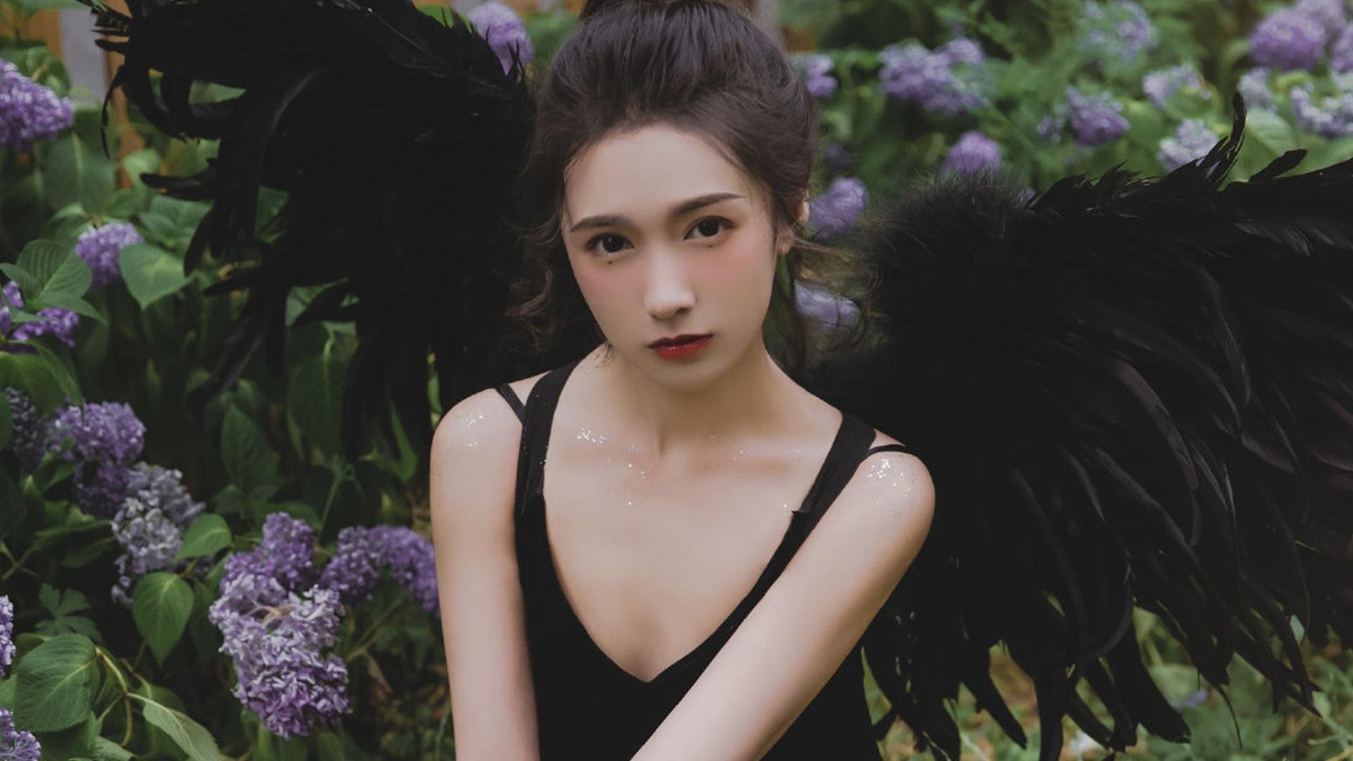 范戴克一锤定音！钢铁门栓锁死加拿大，荷兰惊险争冠战涉险过关