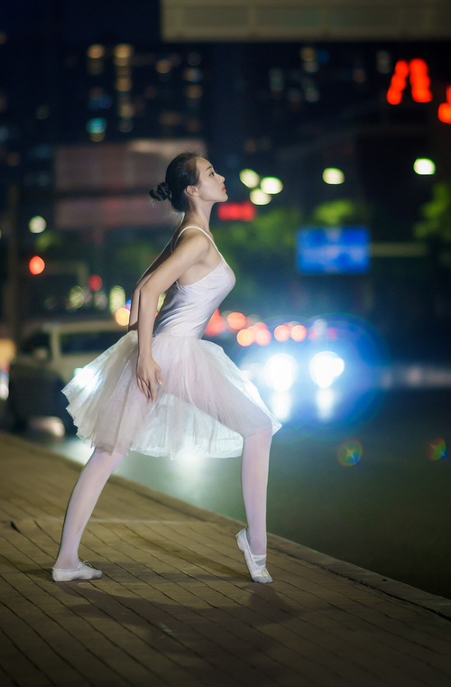 天赋云集的对决，文班亚马一柱擎天，黄蜂加时鏖战力克火箭